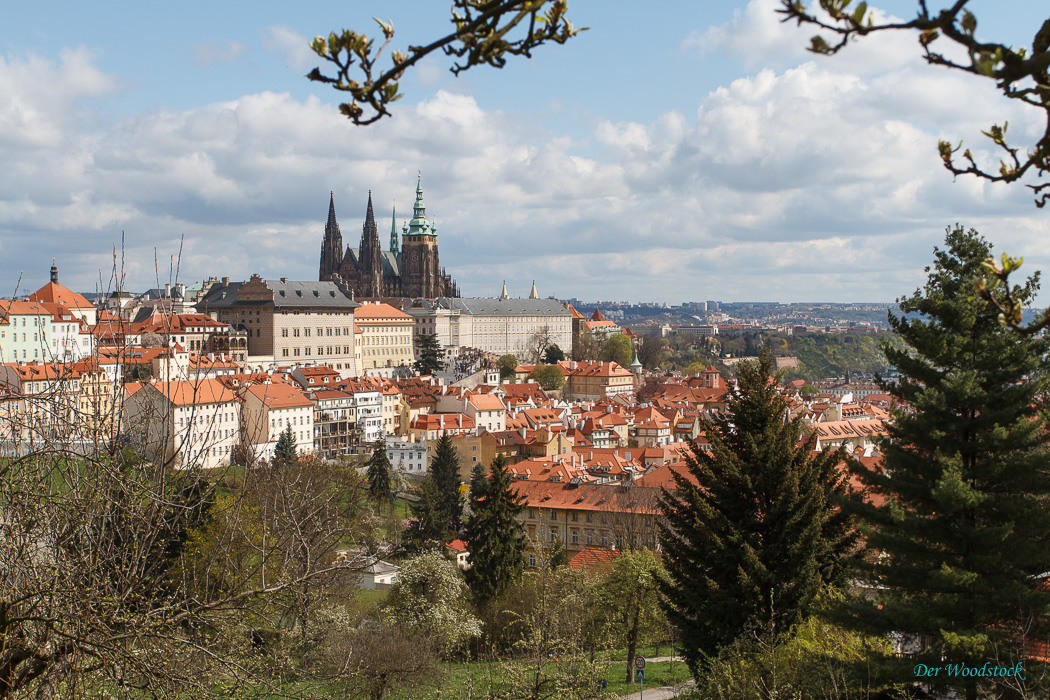 Auf dem Weg vom Petrin hinüber zum Hradschin