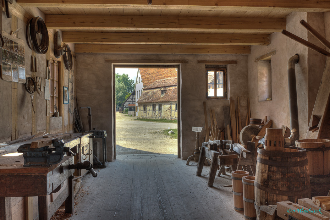 Büttnerei. Anderswo auch Böttcherei, Schefflerei, Fassbinderei genannt. Aber wir sind ja hier in Franken!